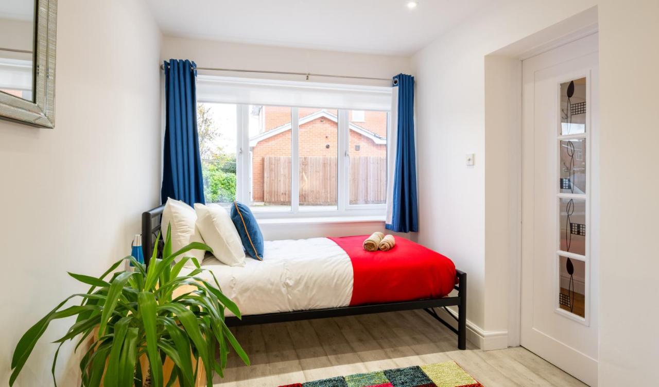 Beautiful House In South Cambridge, 14-Min Drive To The City Centre, Free Parking, No Sofabeds, Sleeps 6 Ngoại thất bức ảnh
